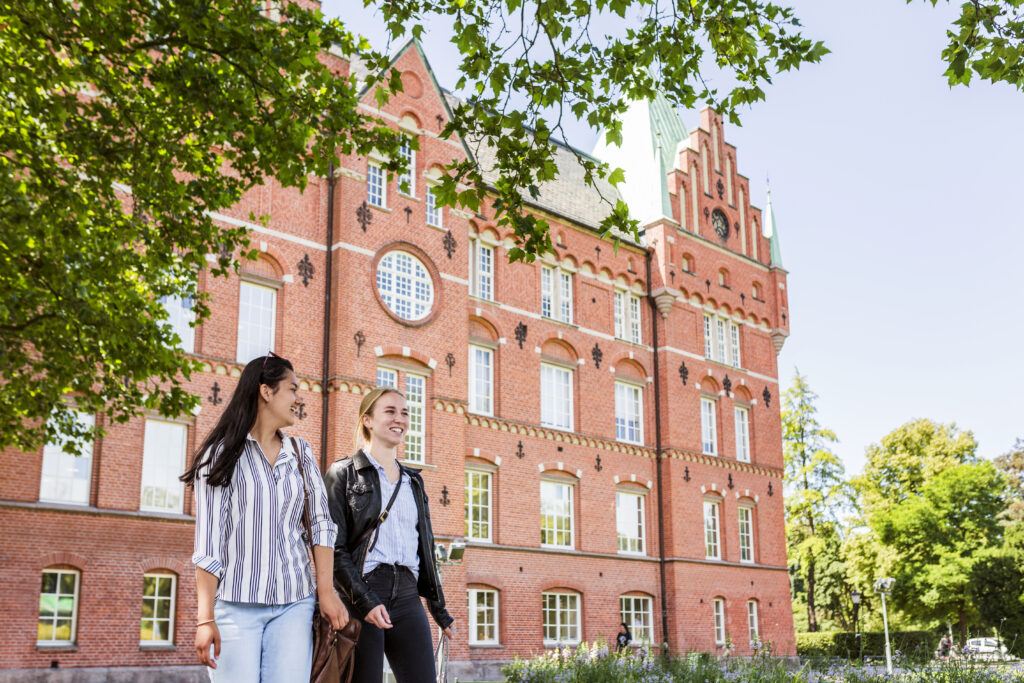 Stress-Free University Shortlisting for Study Abroad with GradRight