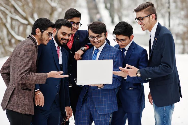 Best Business Schools in the UAE: Costs, Courses, Careers