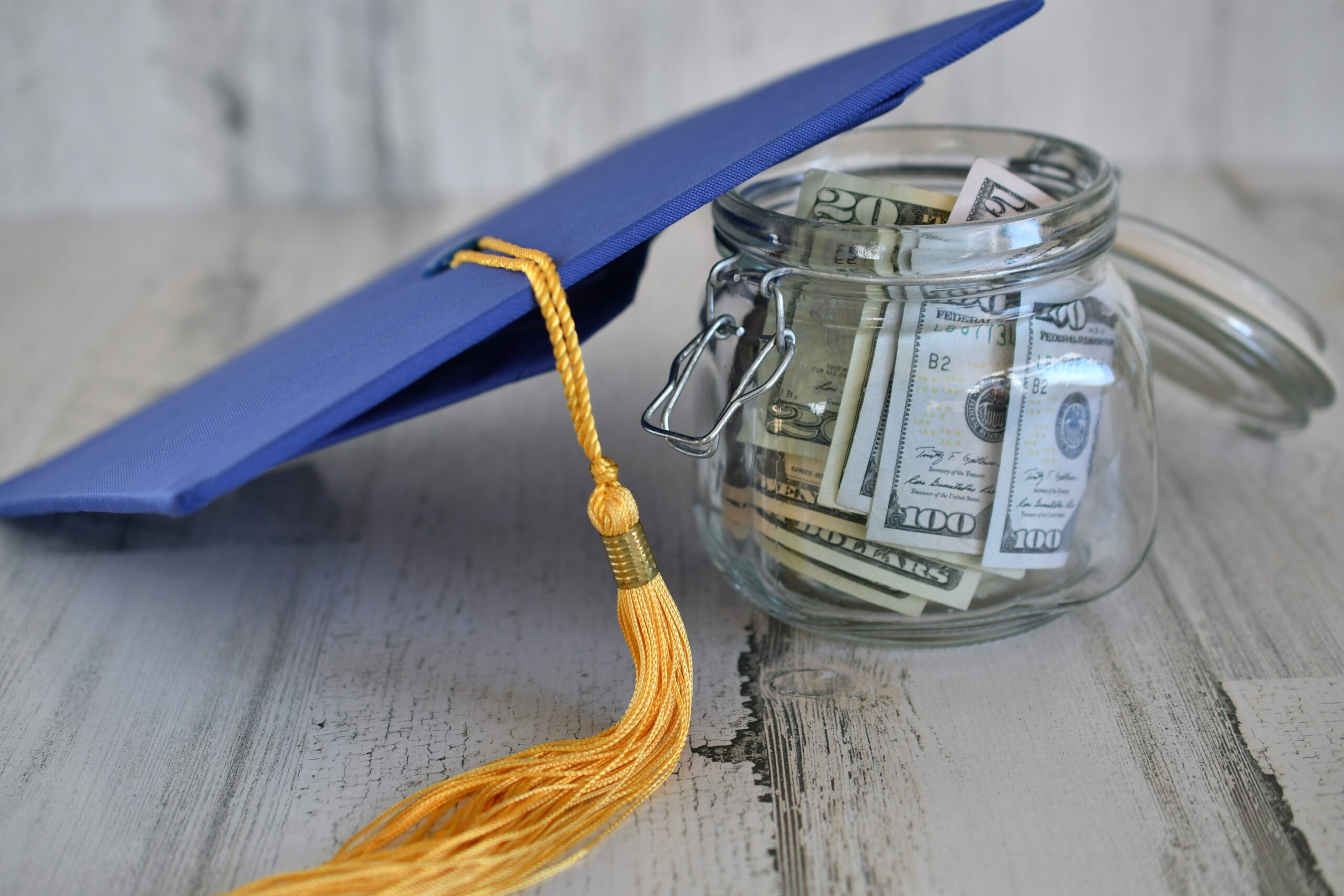 Loan vs. Scholarship: Best Option for Studying Abroad
