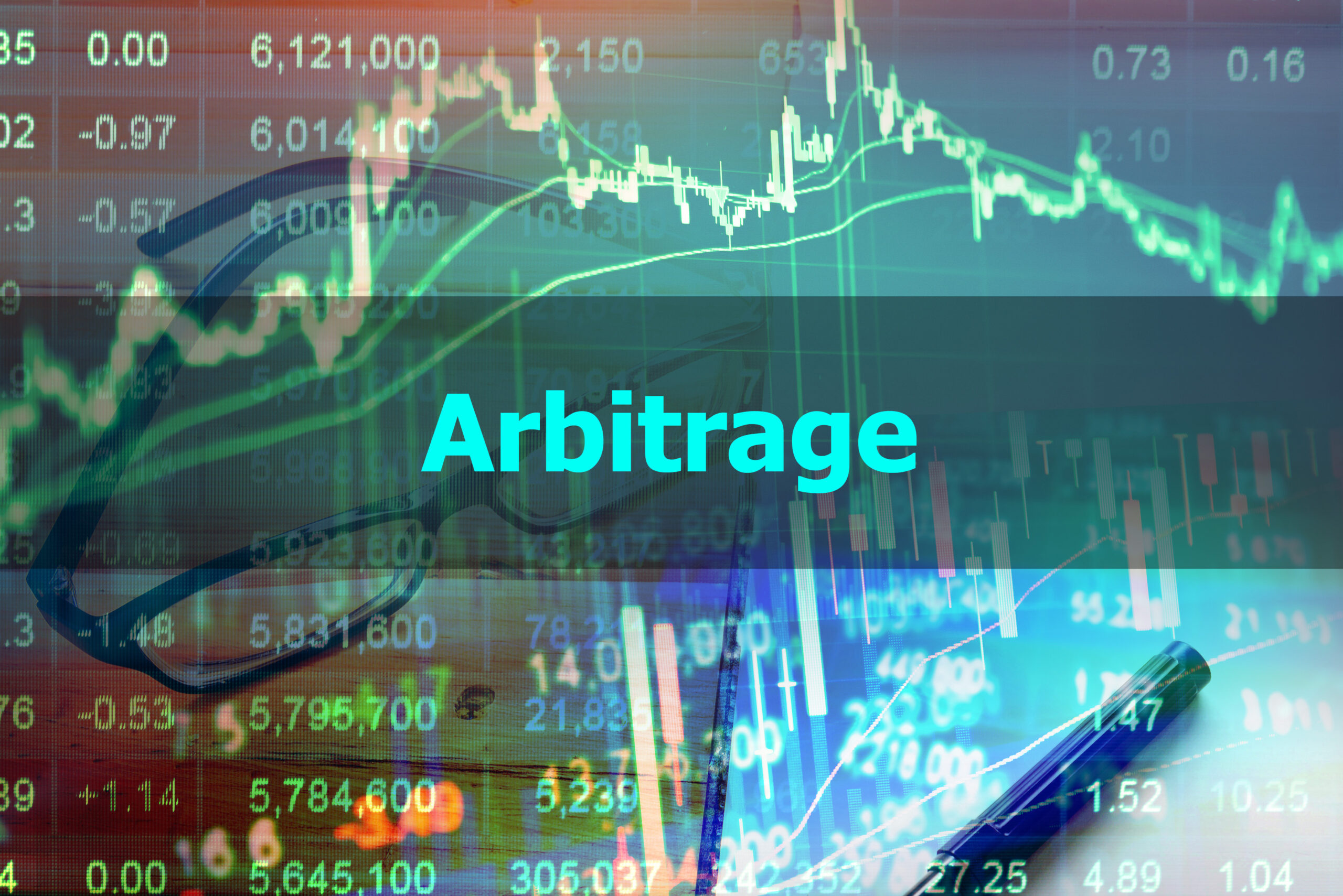 Arbitrage,-,Abstract,Hand,Writing,Word,To,Represent,The,Meaning